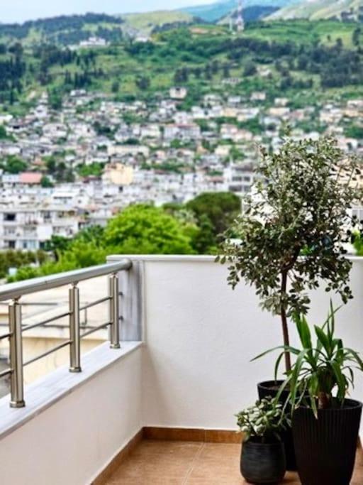 Novi'S Luxury Apartment 2 Gjirokaster Exterior photo